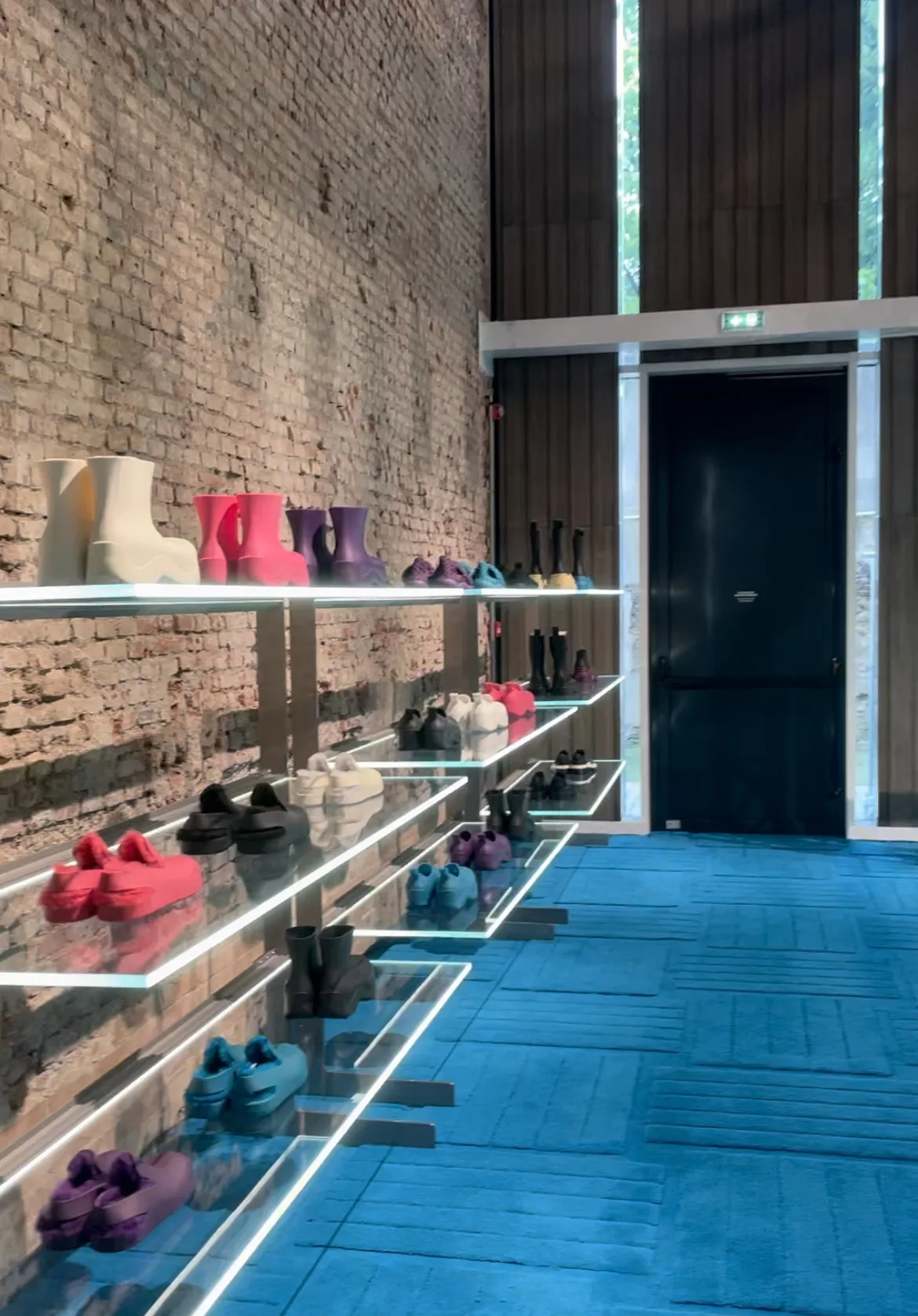 bv-showroom-08